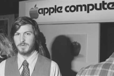 First Apple Tradeshow Sign Goes to Auction