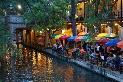 The Unspoken Rules of Dressing for Lounges on the Riverwalk in San Antonio