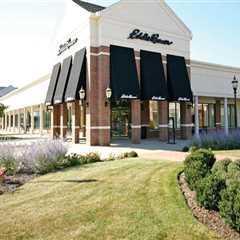 Exploring the Top-Rated Shopping Malls and Outlets in Crystal Lake, Illinois