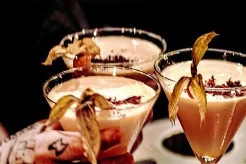 The Ultimate Guide to the Best Cocktail Bars in Western Washington